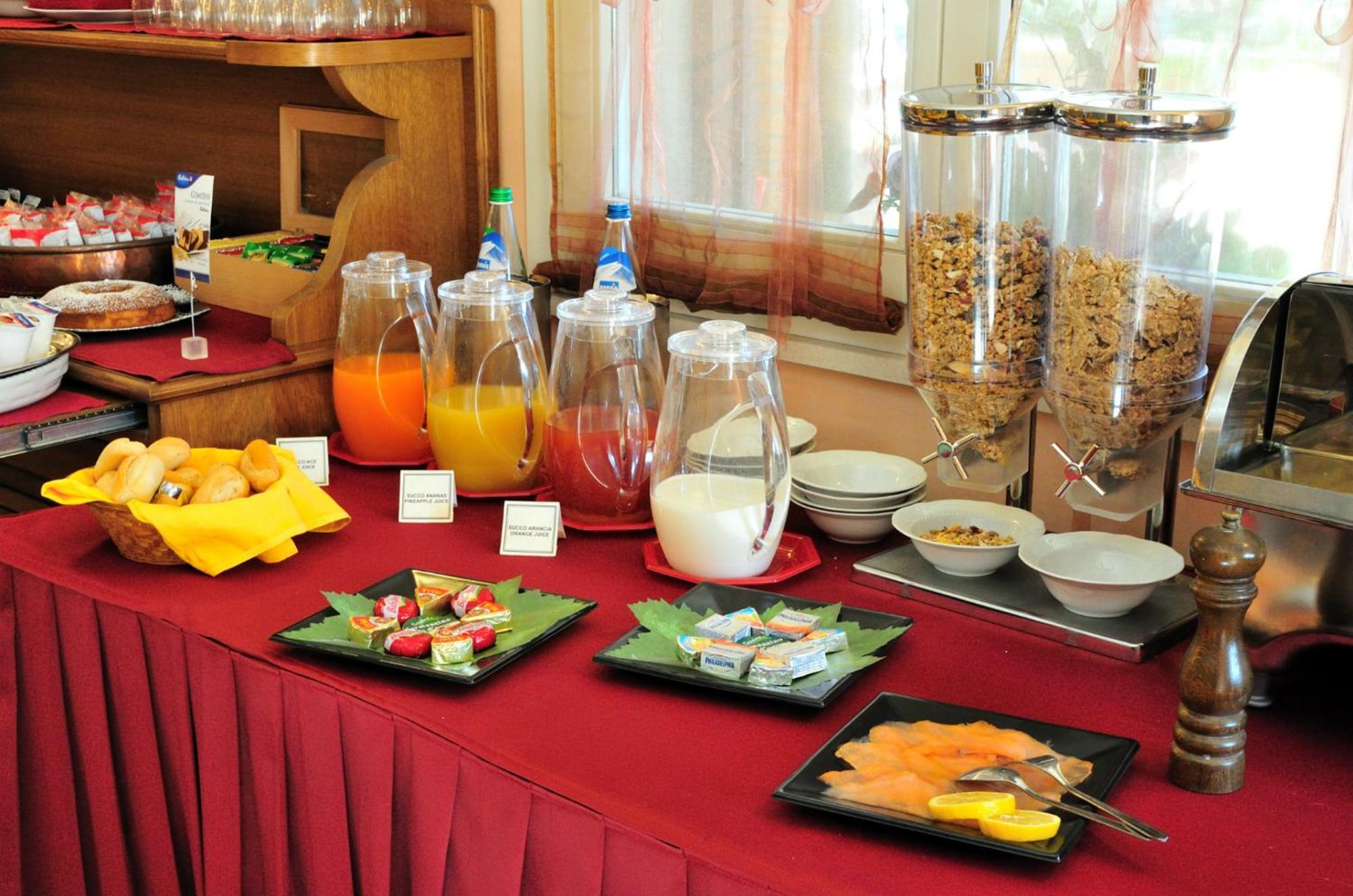 Hotel Villa Molinari Колекио Екстериор снимка
