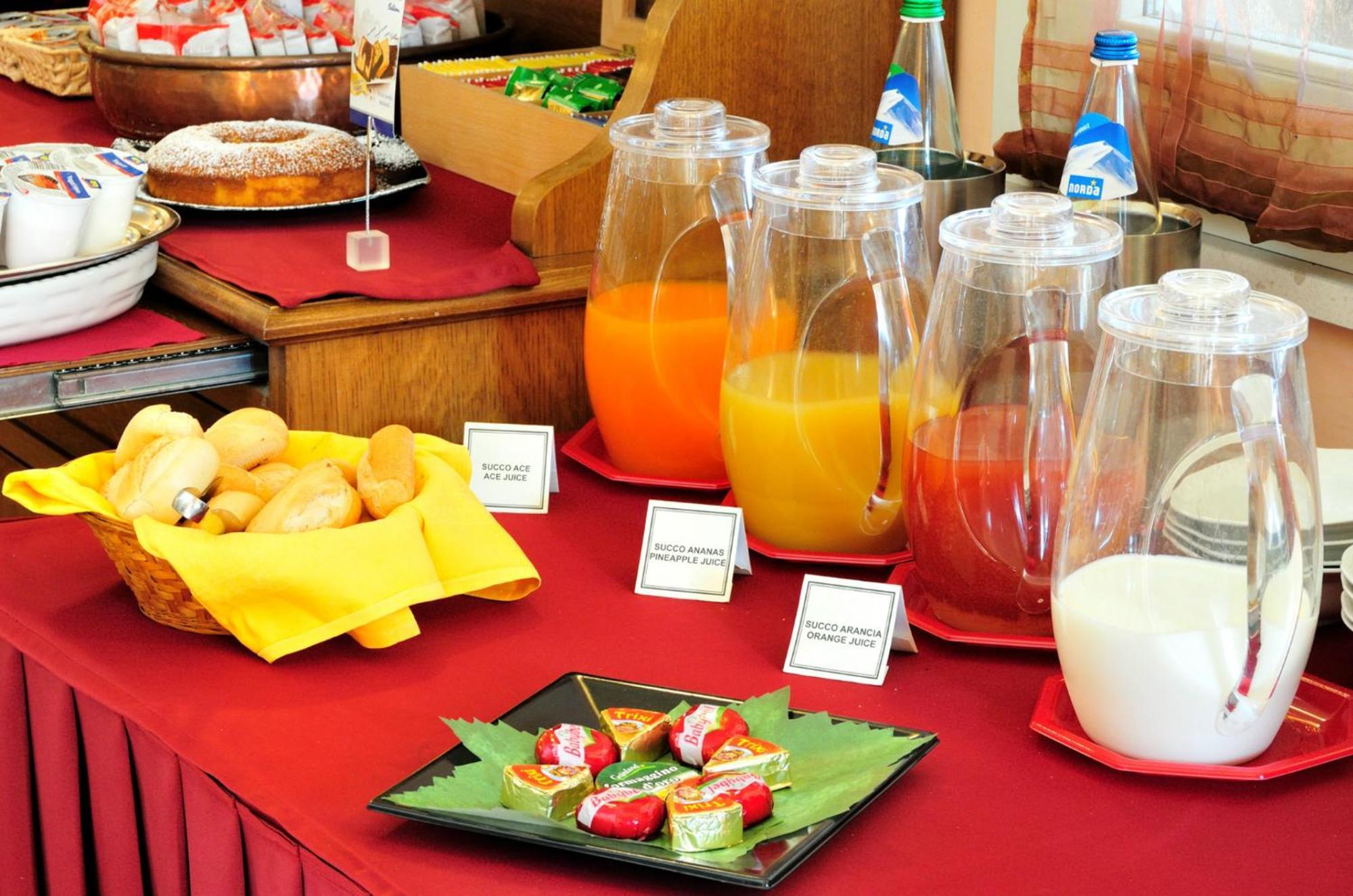 Hotel Villa Molinari Колекио Екстериор снимка