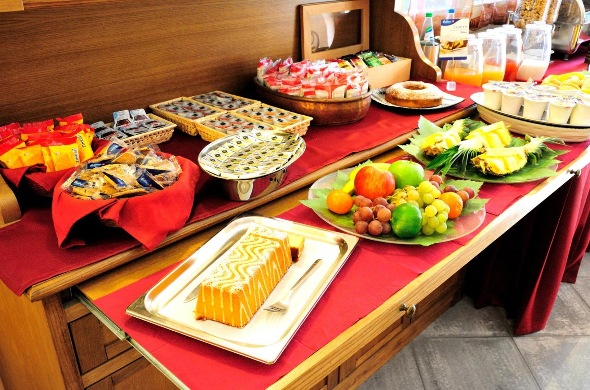 Hotel Villa Molinari Колекио Екстериор снимка