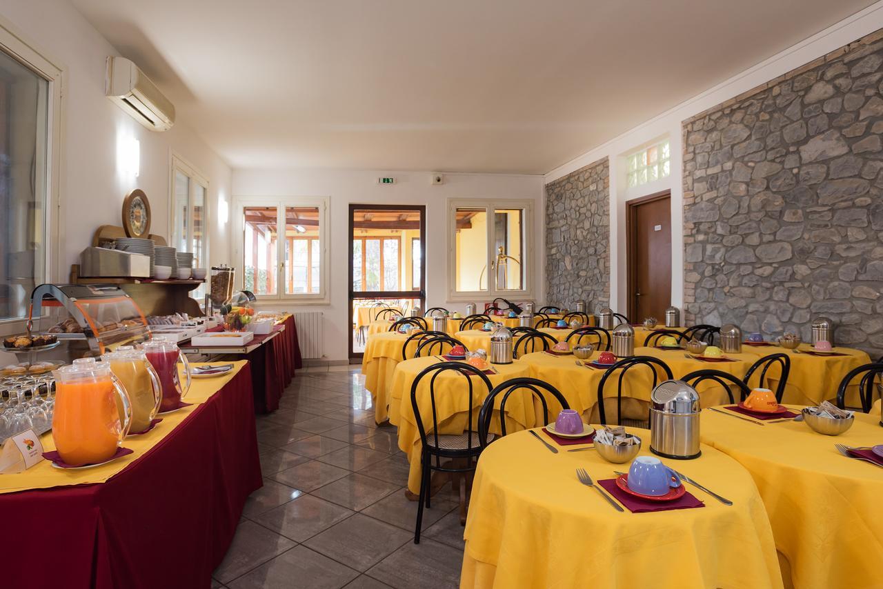Hotel Villa Molinari Колекио Екстериор снимка