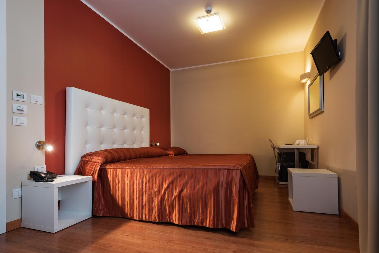 Hotel Villa Molinari Колекио Екстериор снимка