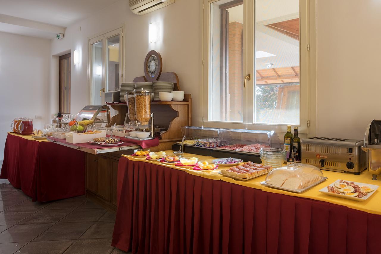 Hotel Villa Molinari Колекио Екстериор снимка