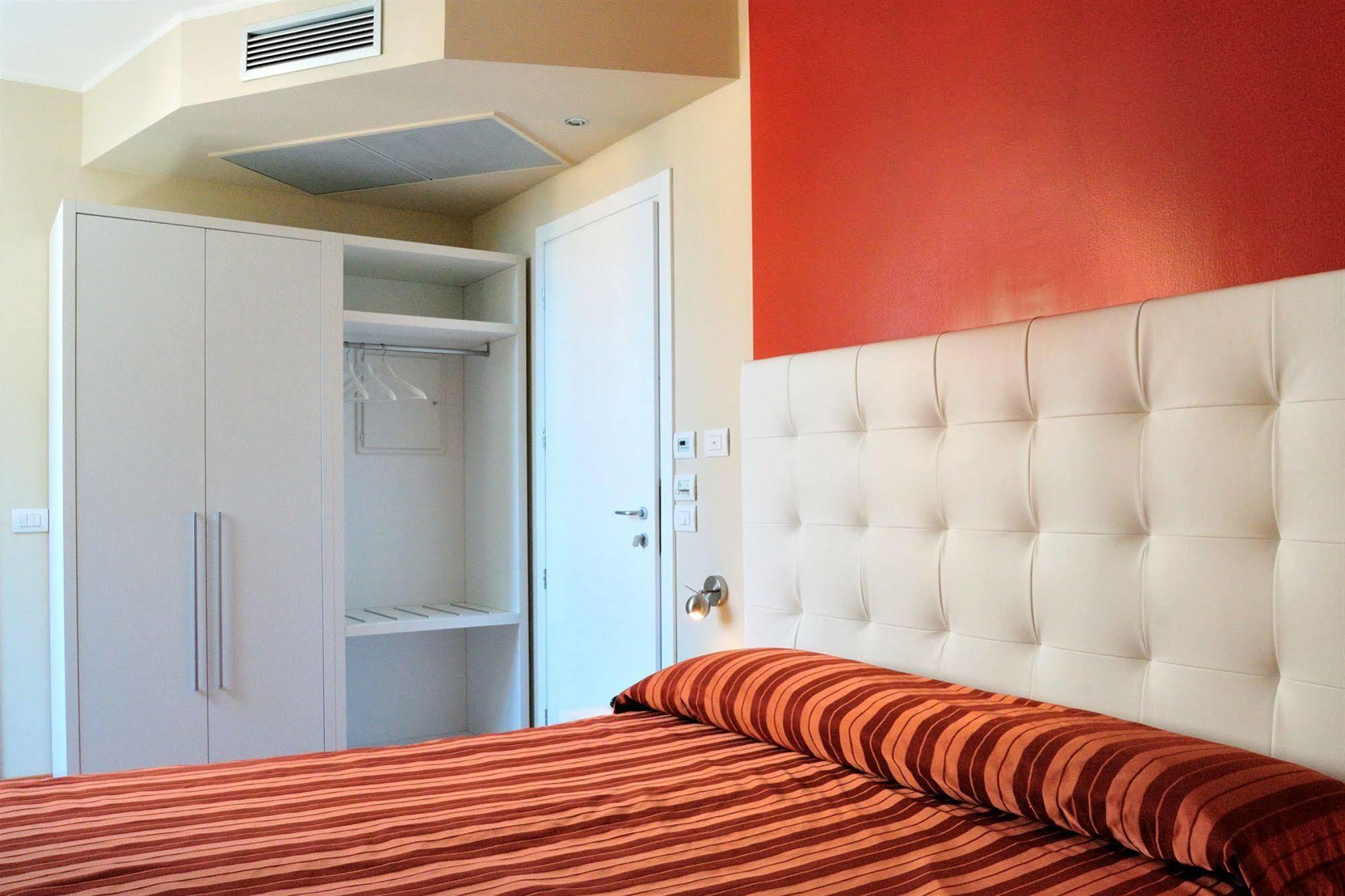 Hotel Villa Molinari Колекио Екстериор снимка
