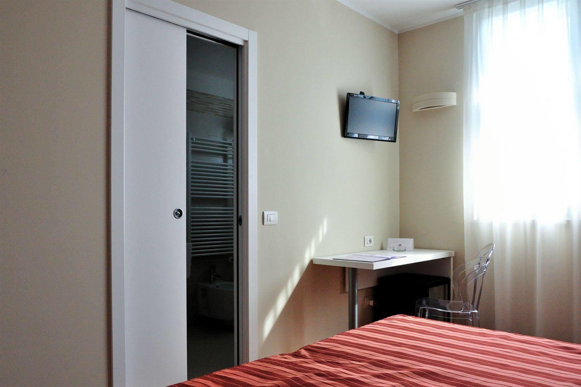 Hotel Villa Molinari Колекио Екстериор снимка